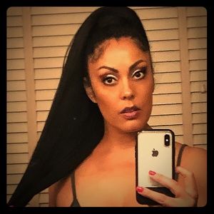 Meet your Posher, Samara